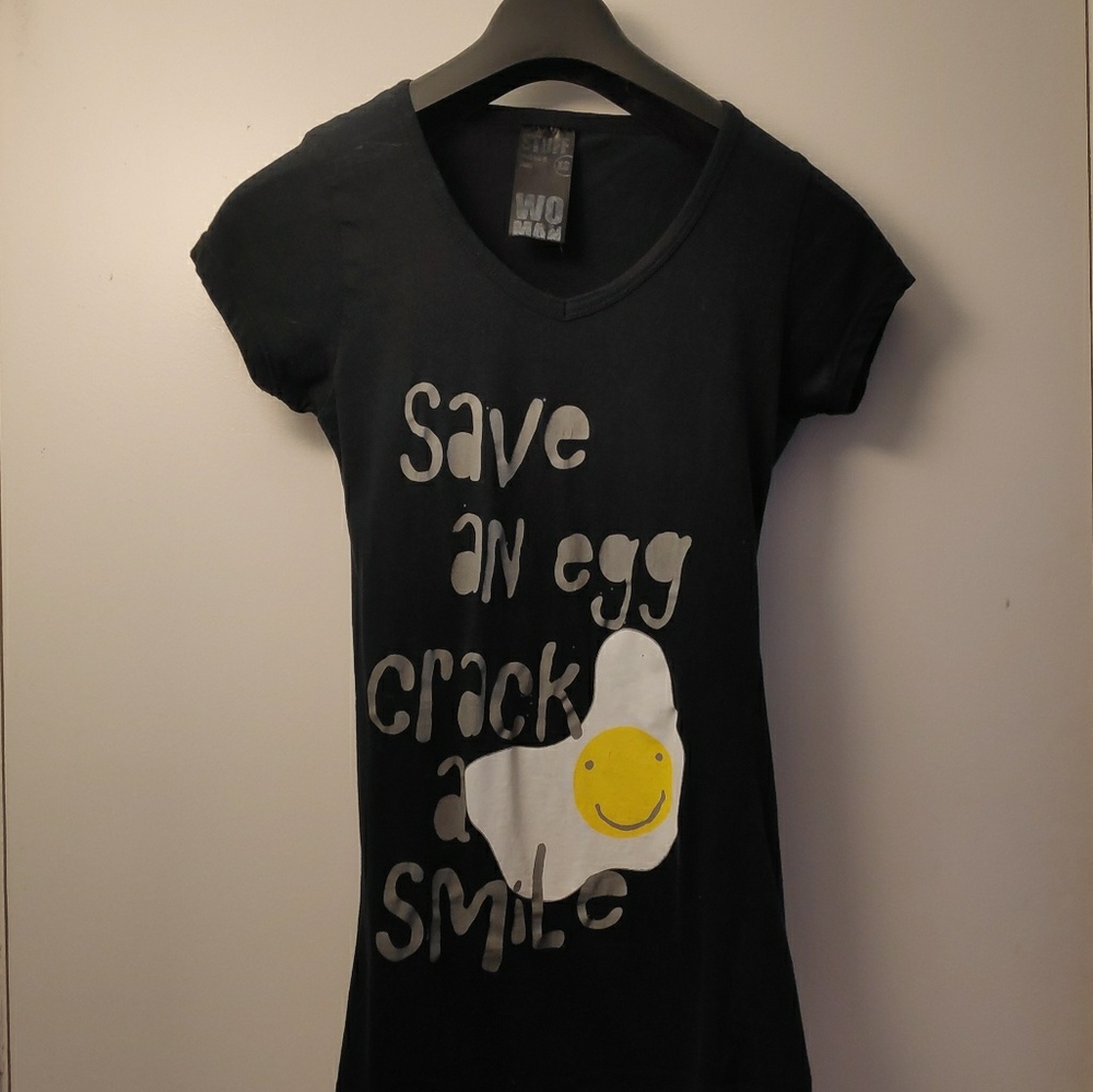 Graphic tee